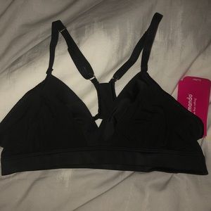 NWT COMMANDO CLASSIC BUTTER & SATIN BRALETTE-(size:S) PETFECT fit and comfy🥰